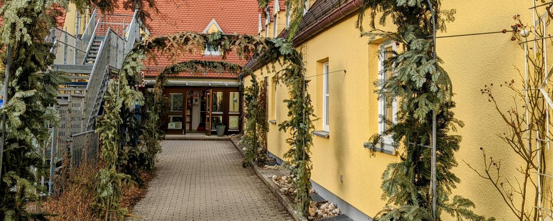 Das Bild zeigt den Kindergarten Schneegarten in Donauwörth.