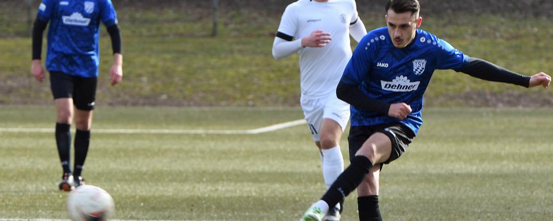 Im Bild zu sehen: Torschütze Arif Ekin beim flanken