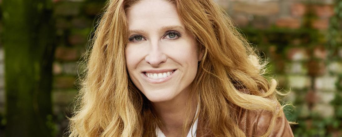 Ursula Poznanski ließt aus ihrem neuen Buch in Rain.