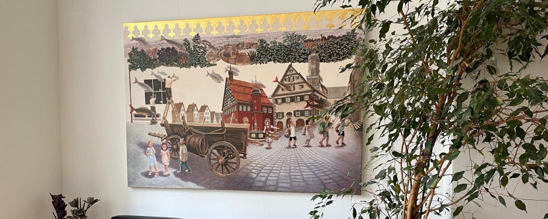 Das Kunstwerk „550 Jahre später“ von Alexander Wachtel ist derzeit als Leihgabe in der Stadtbibliothek ausgestellt.