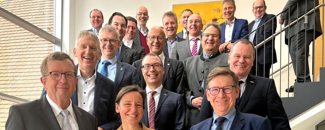 Finanzausschuss des Deutschen Landkreistags tagt erstmals im Landkreis Donau-Ries: Landrat Stefan Rößle begrüßte seine bundesweit angereisten Ausschusskollegen.