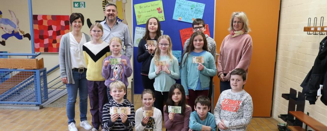 Stolze 500 Euro kamen bei der Aktion der Sebastian-Franck-Grundschule zusammen.