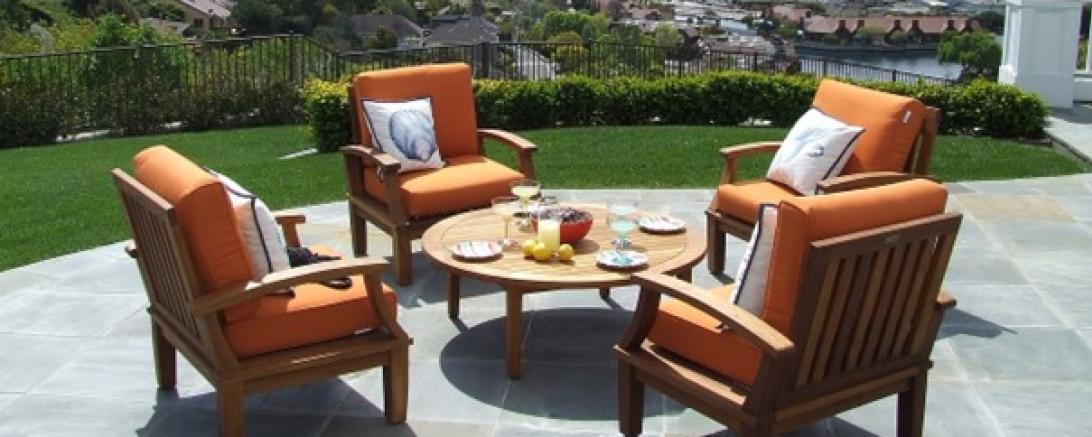 Ein Symbolbild für Gartenmöbel.