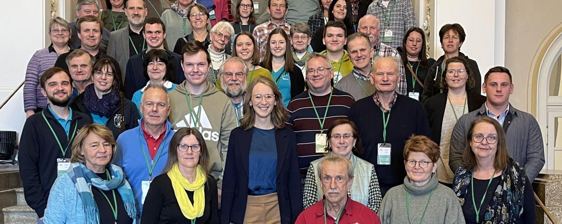 Besuchergruppe im Maximilianeum mit Eva Lettenbauer, MdL (vorne, Mitte)