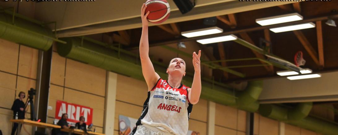 Gegen den Dauerrivalen Osnabrück wird jedes Erfolgserlebnis, wie hier ein erfolgreicher Korbleger von Joey Klug, wichtig sein, um das 1:0 in der Viertelfinalserie zu sichern.
