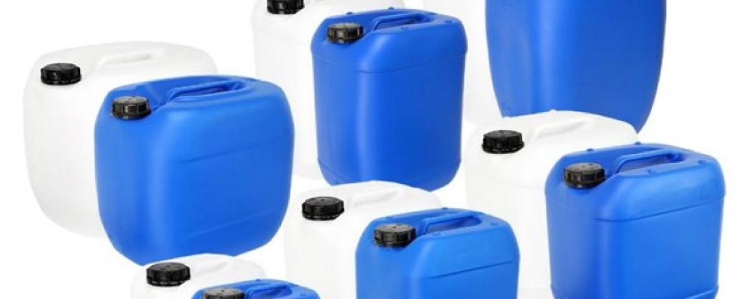 Kanister sind die optimale Transportmöglichkeit für Kraftstoff und Öl.