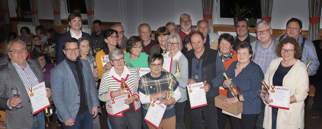 Die für 40 Jahre Mitgliedschaft Geehrten zusammen mit OB Jürgen Sorré und 1. Vorsitzendem Andreas Schiffelholz.