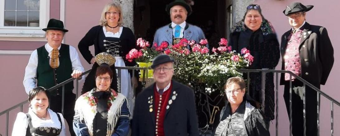 Die neugewählte Vorstandschaft: oberere Reihe v.l.: Karl-Heinz Härtle,Claudia Kraut-Speer,Alfred Speer,Sandra Aschenbrenner, Norbert Loy unterere Reihe v.l.: Andrea Härtle,Doris Bühler, Anton Reiter,Ursula Jais.