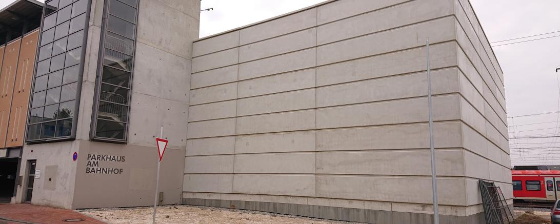 Ab dem 13. April 2023 stehen im Parkhaus am Bahnhof 48 zusätzliche Parkplätze zur Verfügung. 