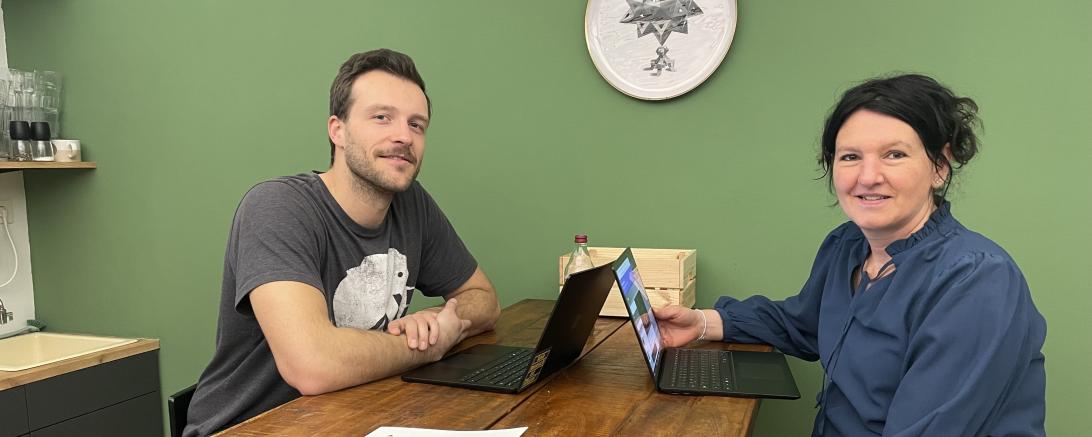 Inhaber Christoph Finkel (links) erfüllte sich im März den Traum vom eigenen Coworking Space. 