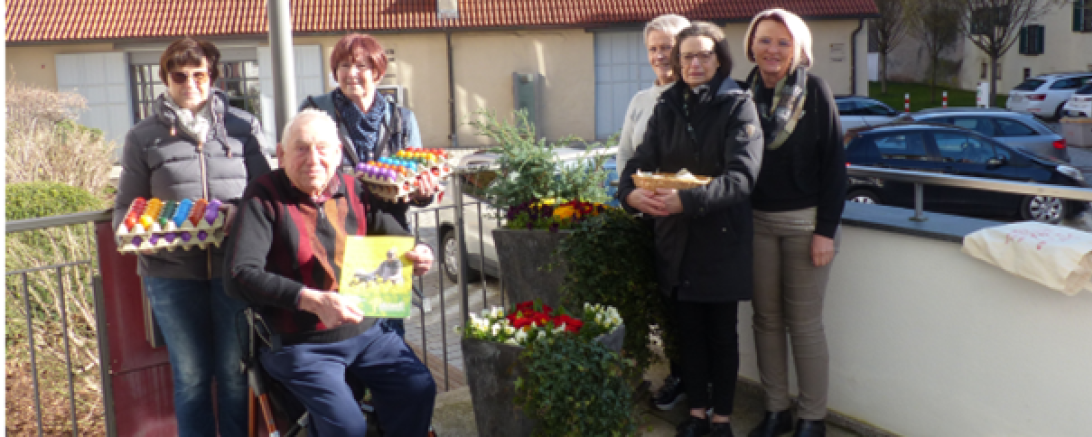 Das Bild zeigt von links nach rechts: Monika Zimmermann, Bärbel Jenautzke, Walther Wiedenmann, Elisabeth Oestringer, Tina Hartl, Waltraud Dollmann.