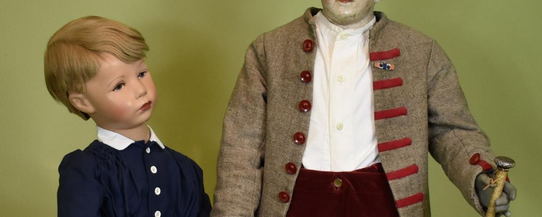 Ein Ausschnitt aus der neuen Sonderausstellung "Puppenmode & Modepuppen".