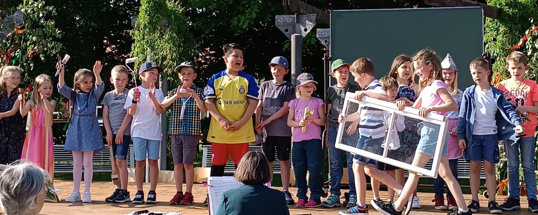 Klasse 1/2b der Alerheimer Grundschule. 