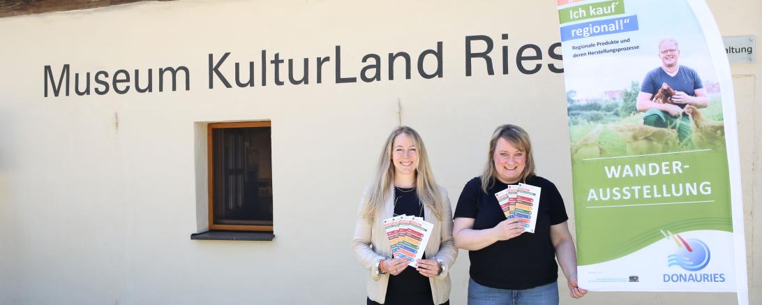 Die offizielle Vorstellung des Ferienprogramms. V.l.n.r. Konversionsmanagerin Barbara Wunder und Museumsleiterin Conny Zeitler. 