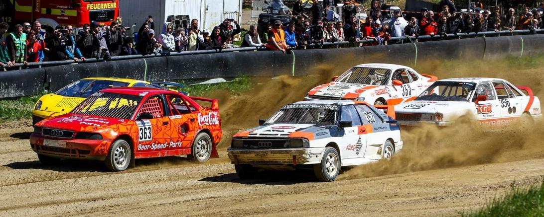 Auf dem Foto zu sehen ist Start der Supertourenwagen 4WD, vorne links Andreas Fürst im Audi Coupe, hinten rechts der MCK'ler Markus Geier 