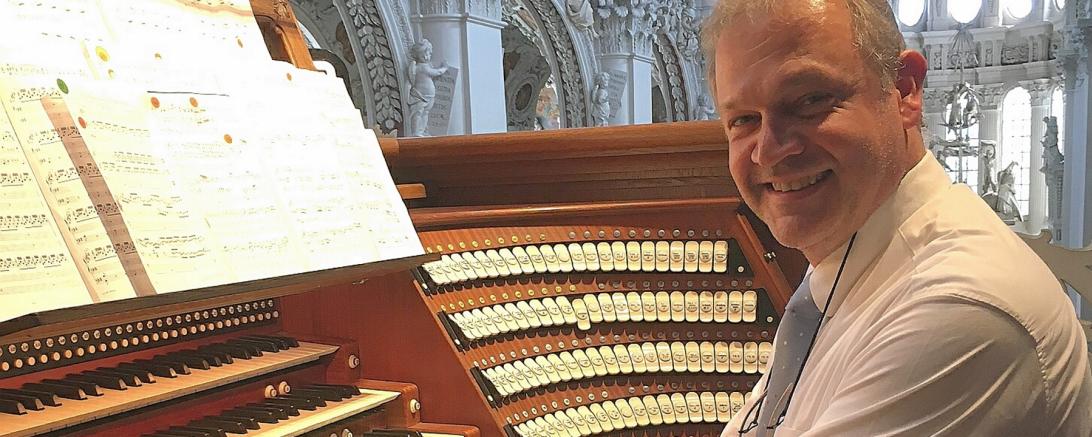 Organist Stephan Thinnes.