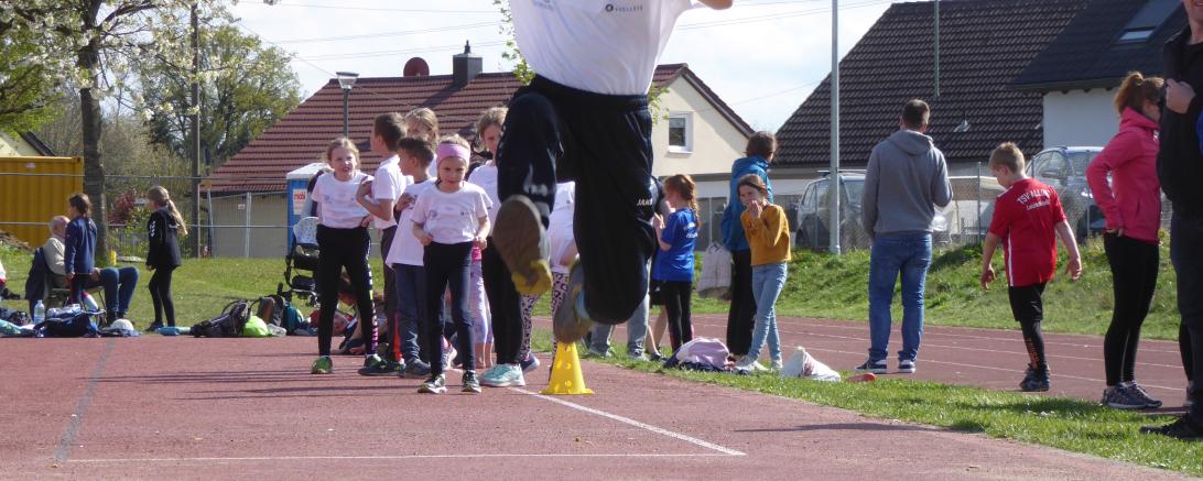 Weitsprung beim Kreis-Cup in Rehling