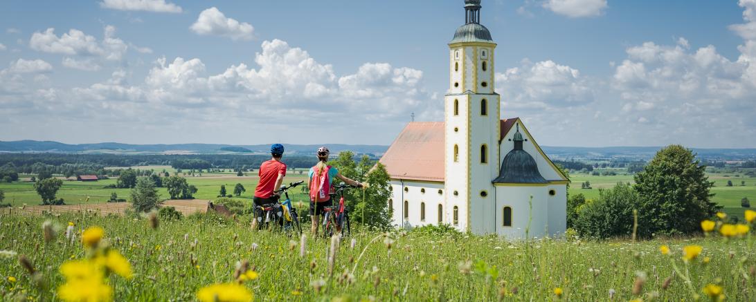 Wemding Radler an der Basilika