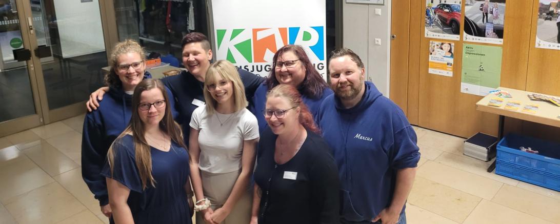 v.l.n.r. hintere Reihe: Klara Ommer, Stefanie Ries, Sandra Aschenbrenner, Marcus Kaluschke            vordere Reihe: Vorsitzende Teresa Lill, Paula Hippler, stellv. Vorsitzende Michaela Bierbichler Auf dem Bild fehlen: Carla Luxenhofer, Niklas Schmidbaur