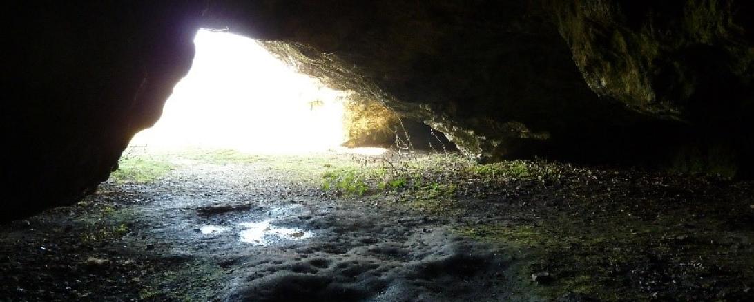 Die Große Ofnethöhle ist bekannt für ihre Schädelnesterfunde.