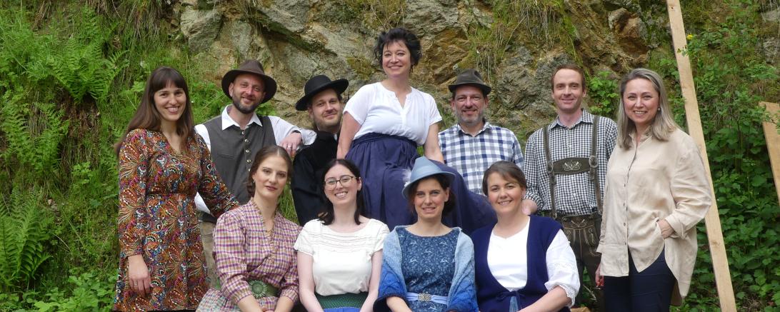 Vordere Reihe: Daniele Geiß, Leonie Schmidt, Diana Schmidt, Christina Radler.