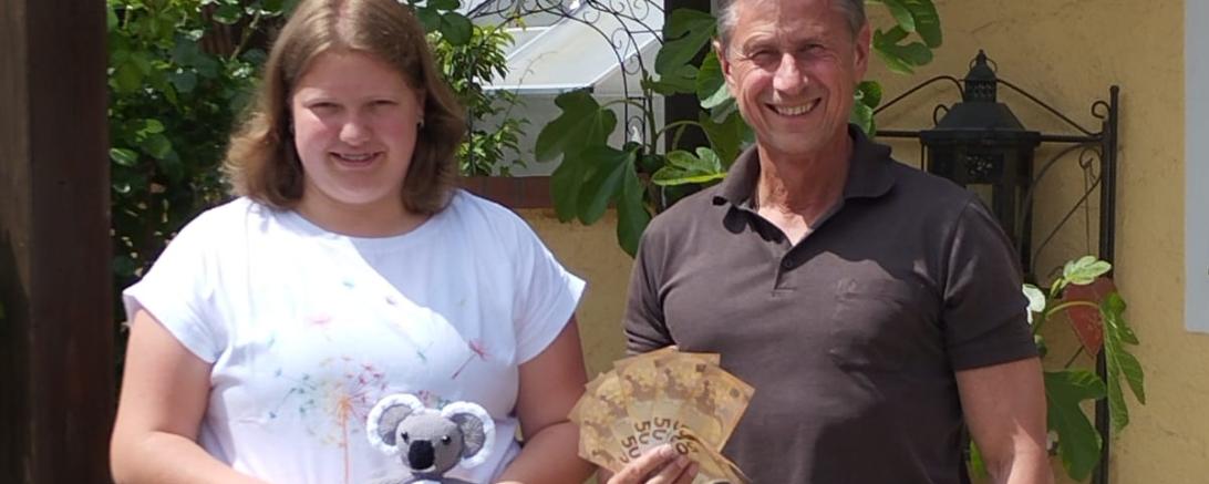Spendenübergabe an quot Kinder wollen leben spielen lachen quot Munningen
