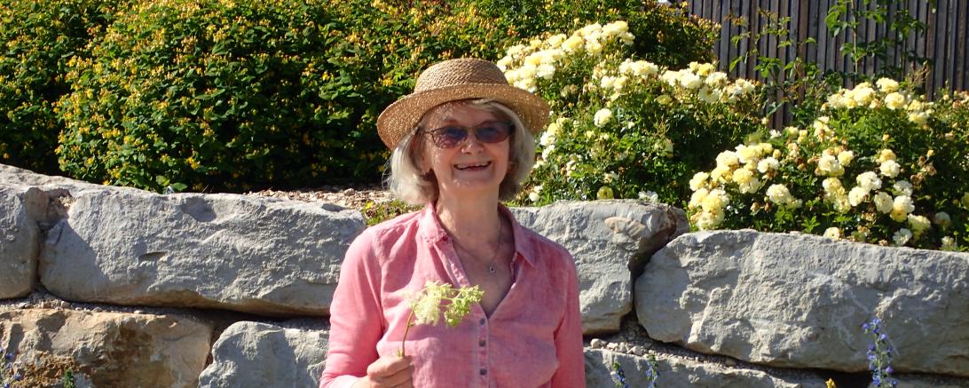 Wildkräuterexpertin Lieselotte Schindele.