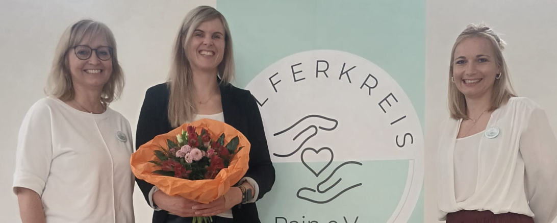 v.l.: Hedwig Rehm (Vorsitzende Helferkreis Rain), Sandra Gartner (Kripo Dillingen), Julia Schmalbach (Vorsitzende Helferkreis Rain).