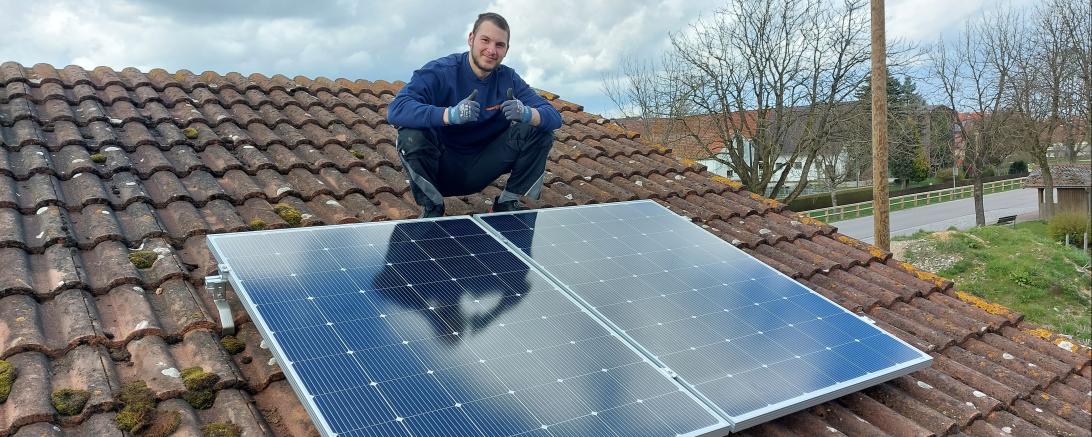 Alexandros Septsov, Expert Arndt, hat die Anlage fachgerecht auf dem Dach montiert.