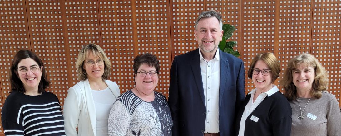 Informationsseminar für die Damen-Kreisvorstandschaften Schwaben in Herrsching: (v.l.) Ulrike Wagner, Anke Drukewitz, Präsident des Bayerischen Bauernverbandes Günther Felßner, Nicole Binger, Irmgard Haberl.