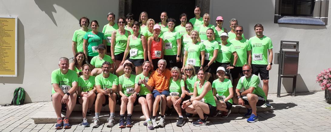 Kursteilnehmer und Betreuer kurz vor Start des Stadtlaufs.