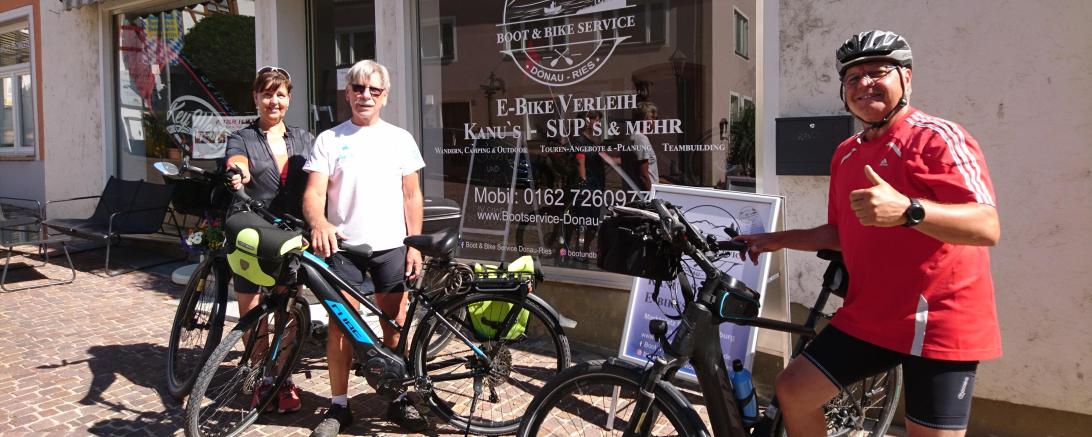 Mit Tourleiter Reinhold Sauer (rechts) Kilometer fürs Stadtradeln sammeln