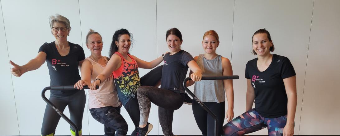 Sechs Trainerinnen des BC Blossenau sind nun auch Jumping World Basic-Trainerinnen und bieten Kurse im B+ Zentrum an. (v.l.:Eva Münsinger, Heike Koch, Diana Ellinger, Tina Münsinger, Julia Reigel, Natalie Münsinger).