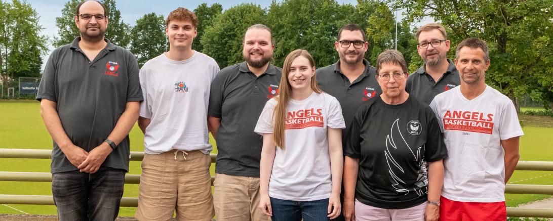 V.l.: Wolfgang Gunzelmann (Beisitzer), Nils Gerstmeier (Beisitzer), Benedikt Lasser (vertretungsberechtigter Vorstand), Verena Schneider (Schriftführerin), Martin Fürleger (vertretungsberechtigter Vorstand und sportlicher Leiter), Monika Stöcklein (Kassiererin), Thomas Hennig (vertretungsberechtigter Vorstand), Sascha Kosiurak (Beisitzer).