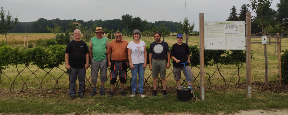 Die ehrenamtlichen Helfer Siegfried Kordick, Heinz Möbus, Josef Deubler, Conny Spielberger, Gerhard Strobel und Margret Spielberger.