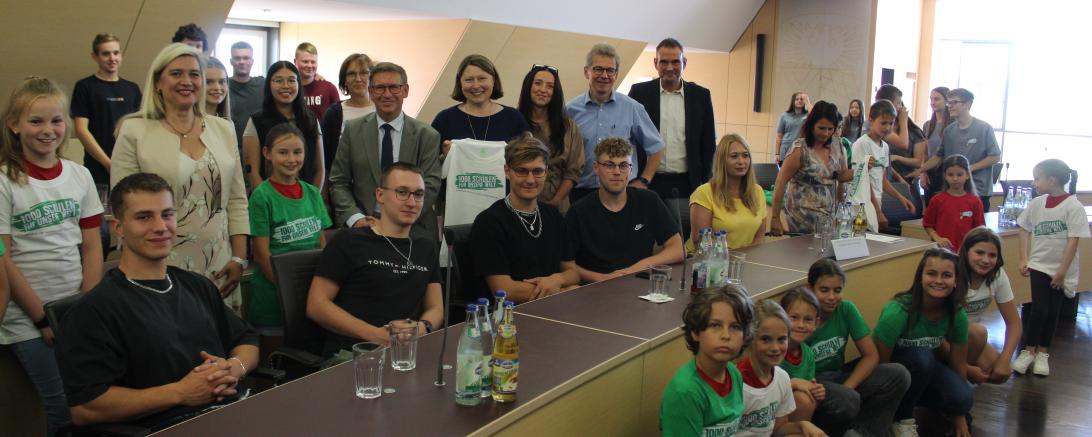 Beusch Staatsminsterin Melanie Huml 