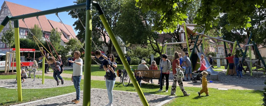 Der neue Mehrgenerationenspielplatz am Loderanger ist eröffnet.