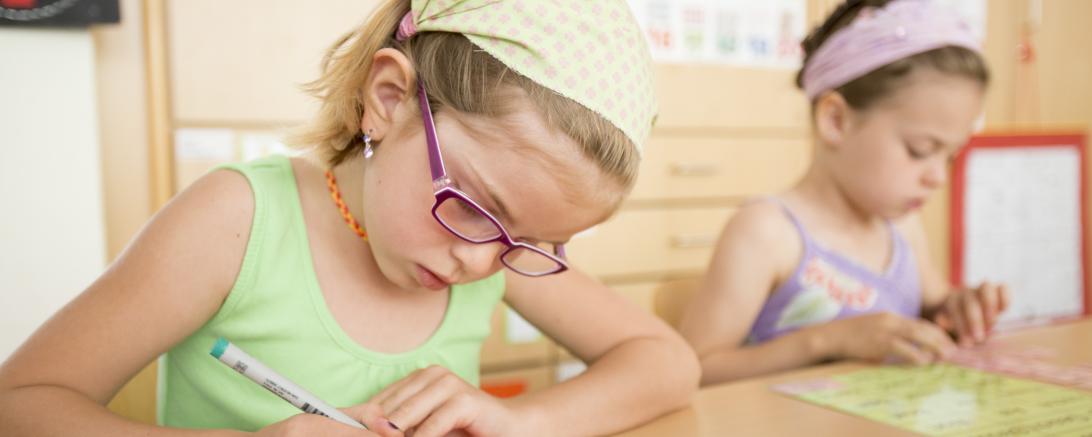 Endlich in die Schule: Mit der Einschulung beginnt für viele Kinder eine lang ersehnte, aber auch herausfordernde Zeit.