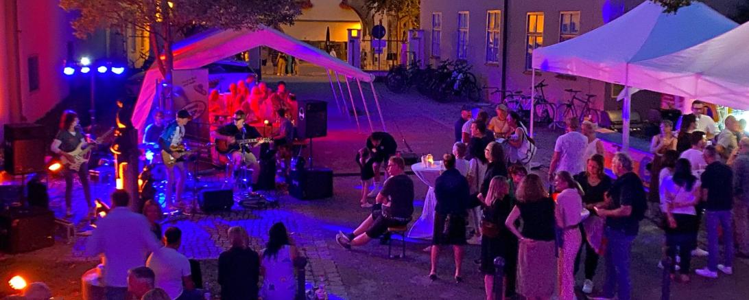 Ein Genuss für alle Sinne: Der Lionsclub Nördlingen spendet 3500,00€-Erlös des diesjährigen Weinfests für den guten Zweck