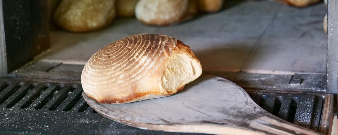 Eingeschürt! Feuer machen und Brot backen