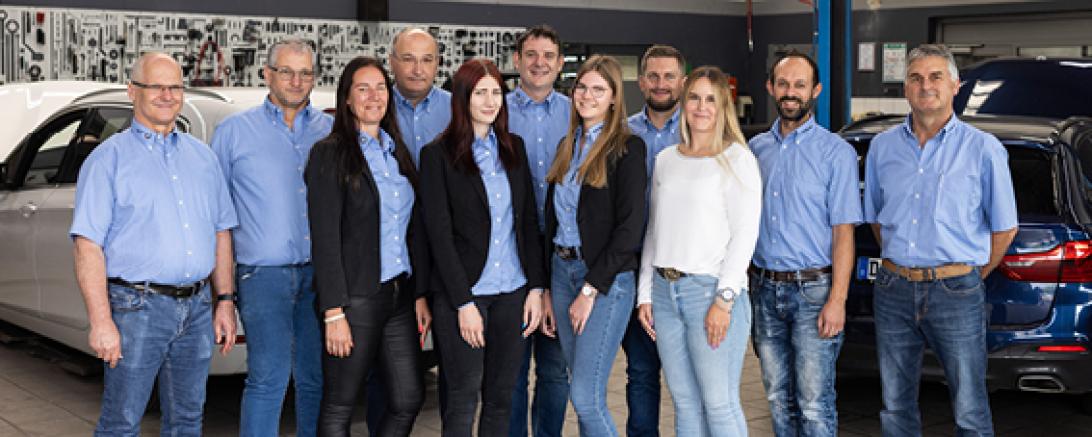 Das Bild zeigt das Serviceteam des Autohaus Hofmann in Mertingen.