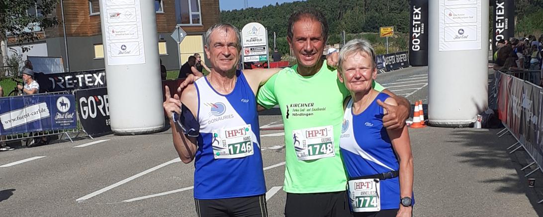 Auf dem Foto kurz vor dem Start von links Hans Niederhuber, Georg Eberhardt und Anneliese Zinke