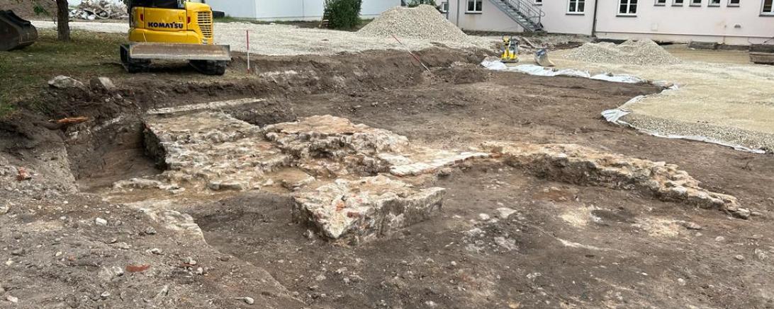 Die neuesten Funde im ehemaligen Klosterareal zu Auhausen: Fundamente des Konventgebäudes