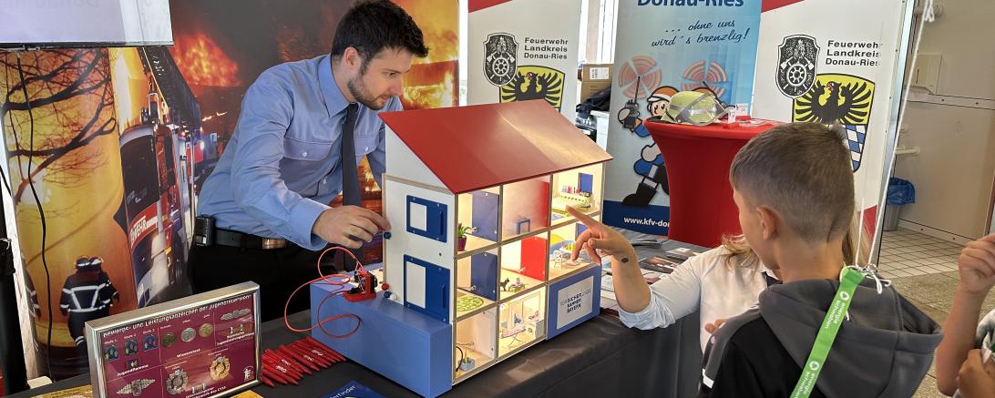 s Bild zeigt das Rauchhaus. 