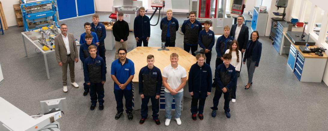 Am 1. September starteten 16 Nachwuchskräfte ihre Ausbildung bei GEDA in Asbach-Bäumenheim.