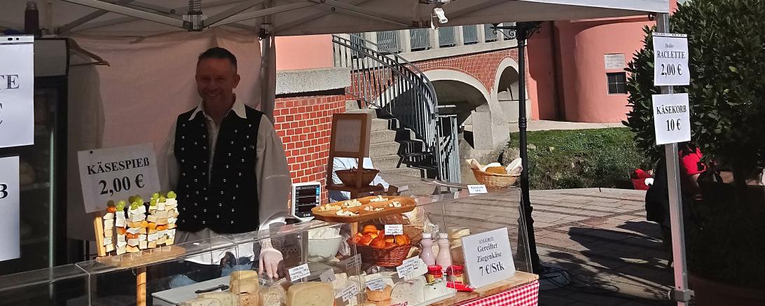 Das Bild zeigt den Herbstmarkt in Donauwörth