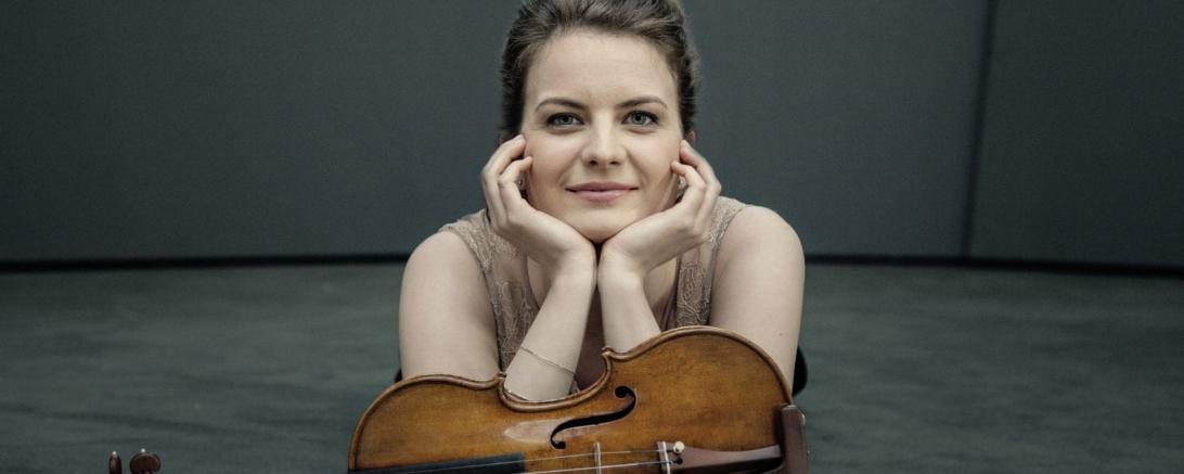 Das Bild zeigt die international erfolgreiche Donauwörther Geigen-Virtuosin Veronika Eberle 