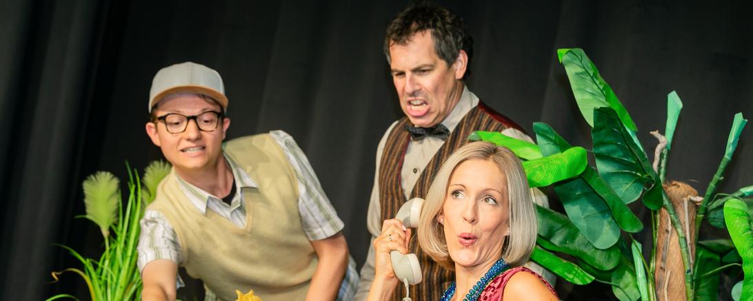 Seymour (Kai Weeber), Mushnik (Oliver Böckh), Audrey (Clarissa Bühler). 