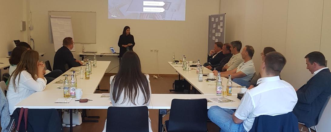 Das Bild zeigt einen Workshop des Wirtschaftsförderverbands.