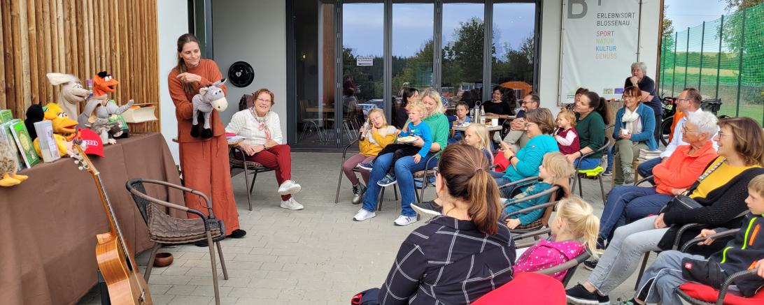 Die Quasselbande von Ulrike Mommendey und Viktoria Raab begeisterten Klein und Groß beim Blossenauer Bücherbasar